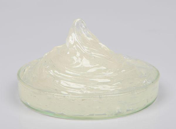 潤(rùn)滑脂在使用中質(zhì)量會(huì)發(fā)生哪些變化？又怎樣判斷呢？