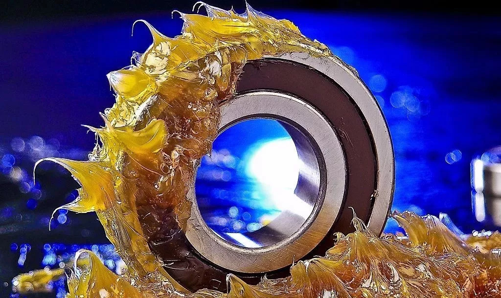 如何防止軸承潤滑脂添加過量呢？